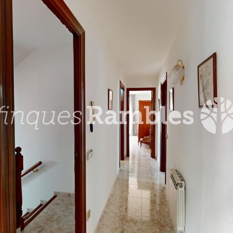 Casa àmplia en una ubicació privilegiada de Set Camins