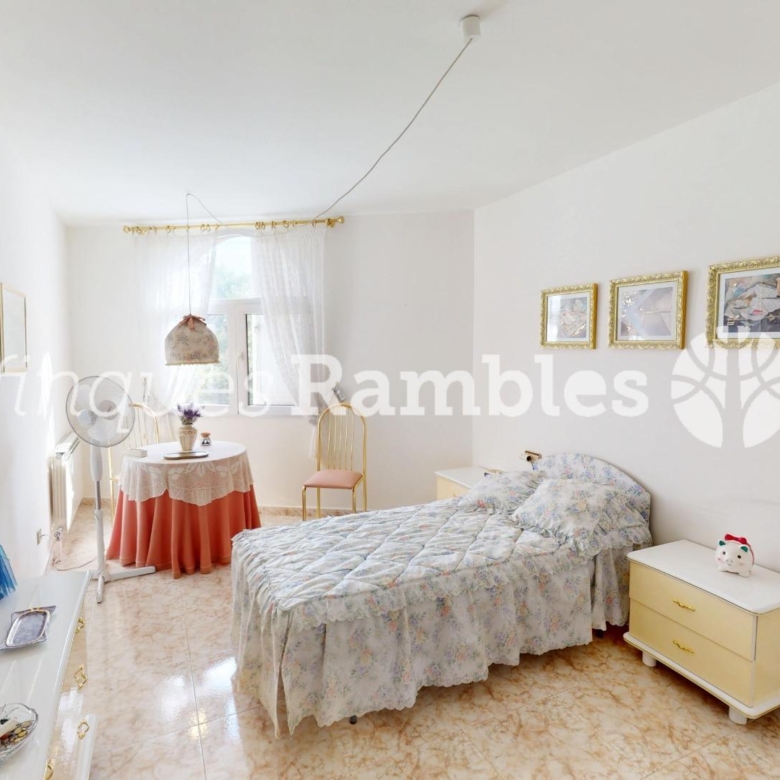 Casa àmplia en una ubicació privilegiada de Set Camins