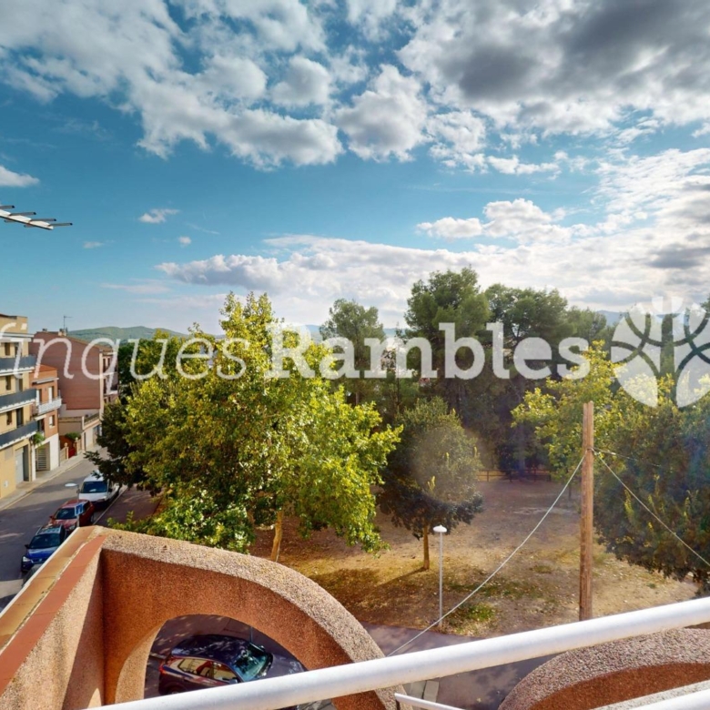 Casa àmplia en una ubicació privilegiada de Set Camins