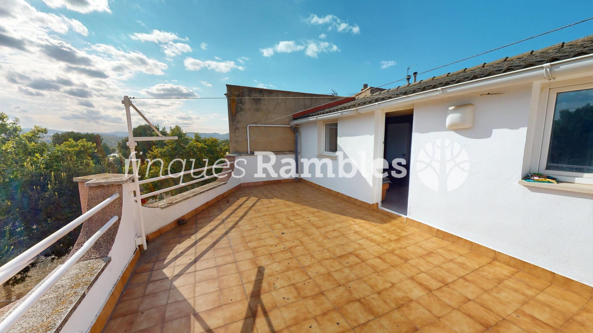 Casa àmplia en una ubicació privilegiada de Set Camins
