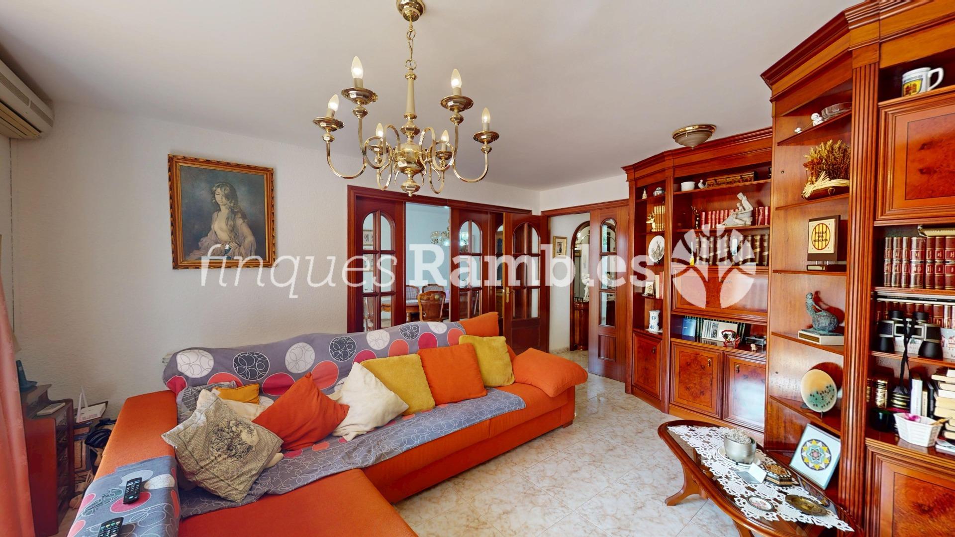 Casa àmplia en una ubicació privilegiada de Set Camins
