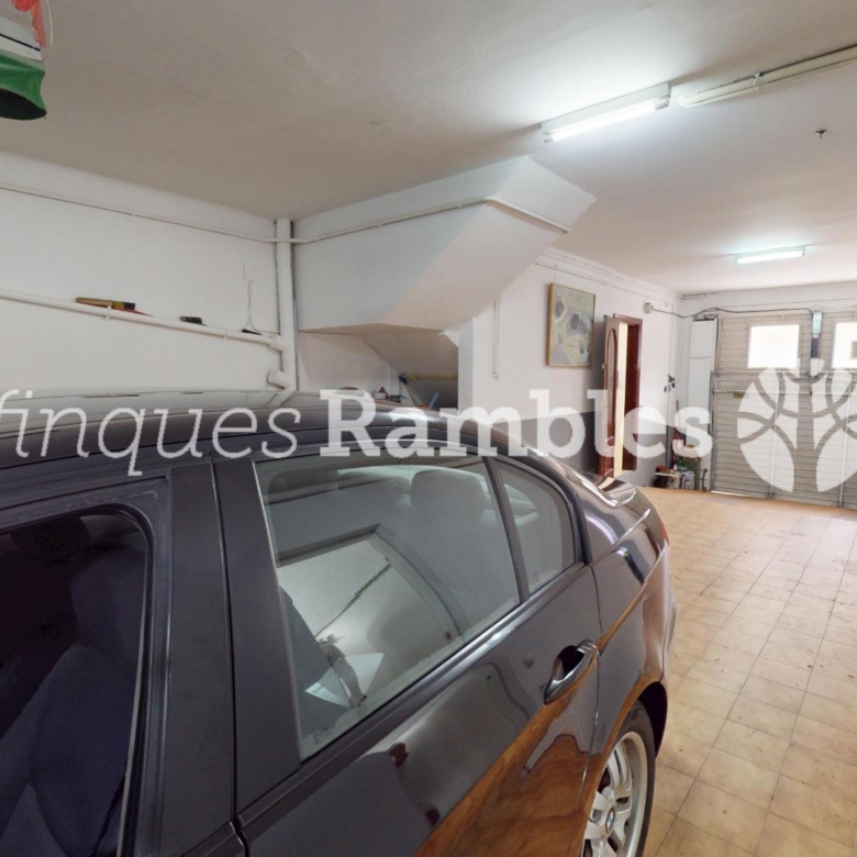Casa àmplia en una ubicació privilegiada de Set Camins