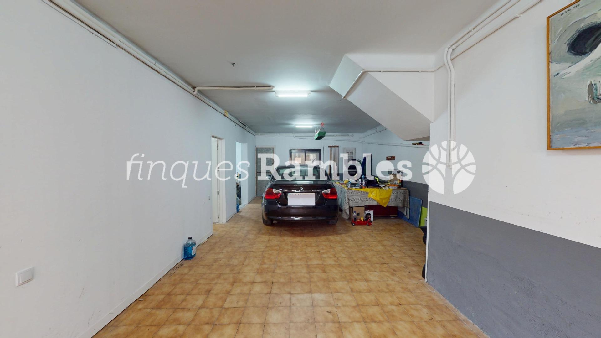 Casa àmplia en una ubicació privilegiada de Set Camins