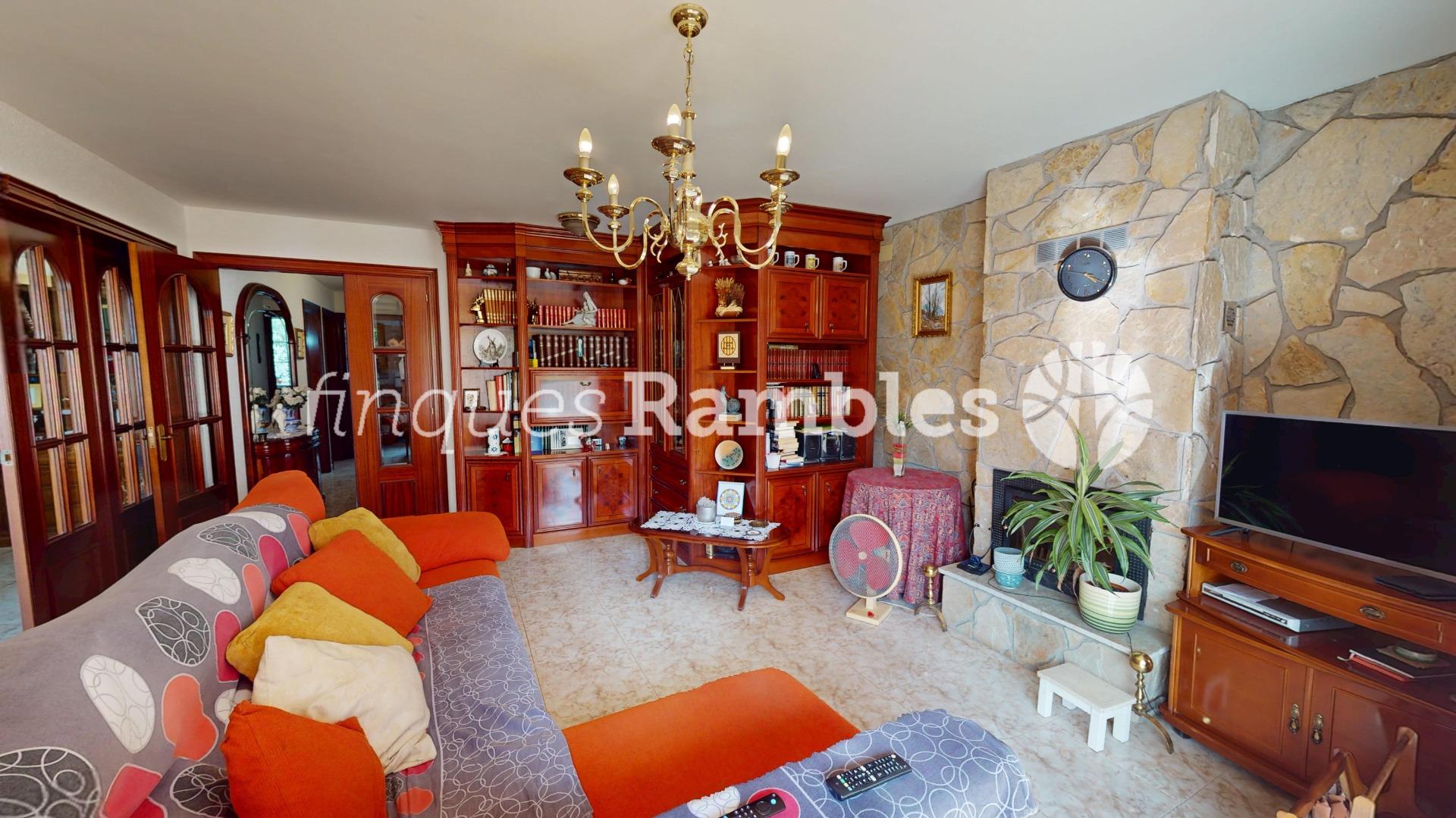 Casa àmplia en una ubicació privilegiada de Set Camins