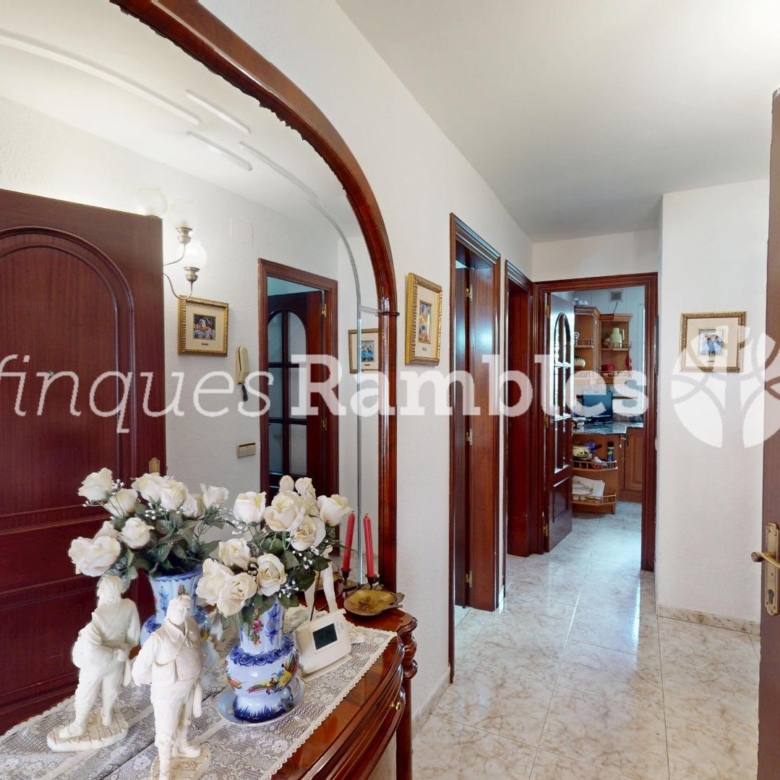 Casa àmplia en una ubicació privilegiada de Set Camins