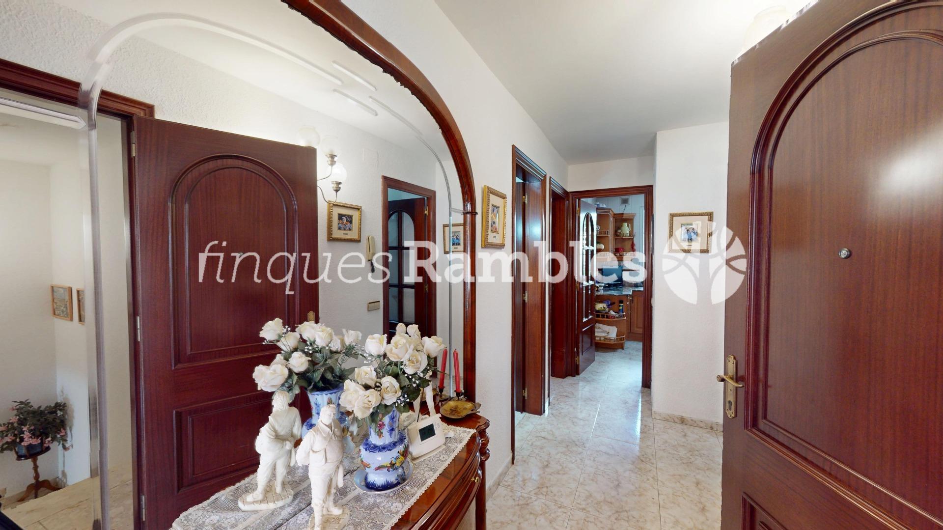 Casa àmplia en una ubicació privilegiada de Set Camins