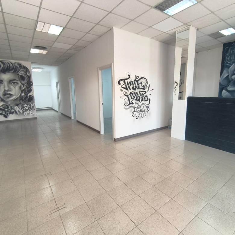 LOCAL COMERCIAL EN ZONA ESTACIÓN DE TREN Y AUTOBUSES