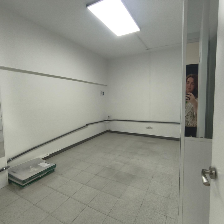 LOCAL COMERCIAL EN ZONA ESTACIÓN DE TREN Y AUTOBUSES