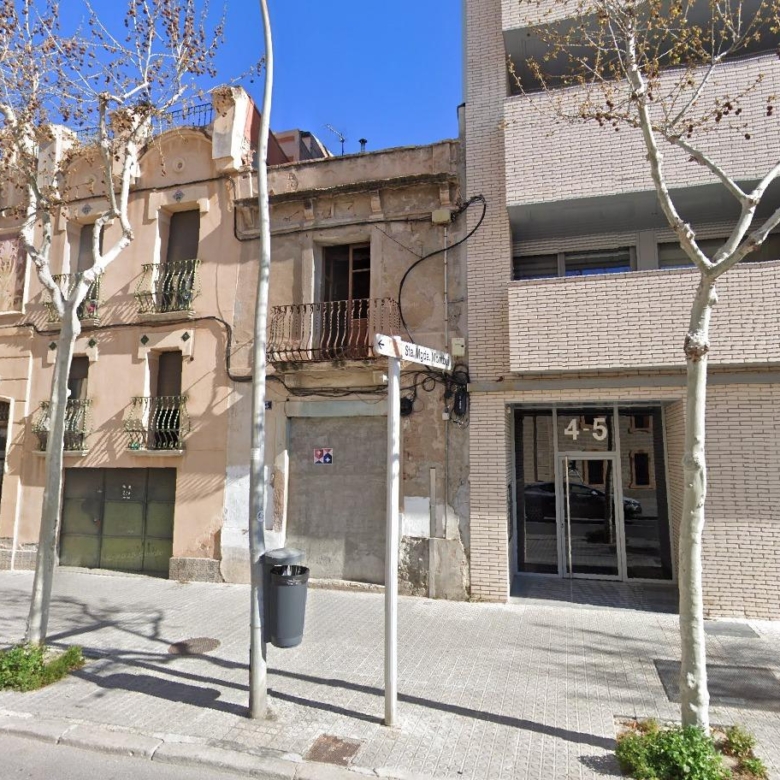 CASA PER REHABILITAR, A LA PLAÇA CASTELLS