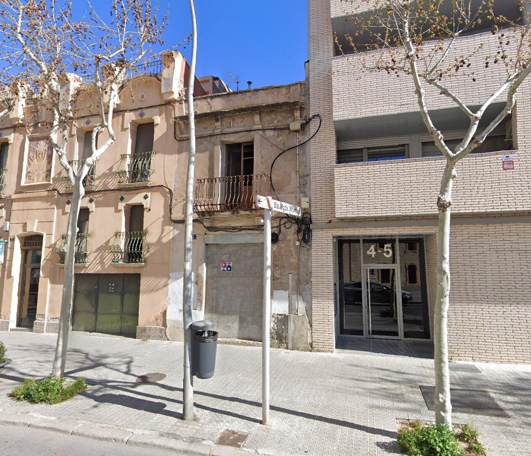CASA PER REHABILITAR, A LA PLAÇA CASTELLS – 1 CASA PER REHABILITAR, A LA PLAÇA CASTELLS