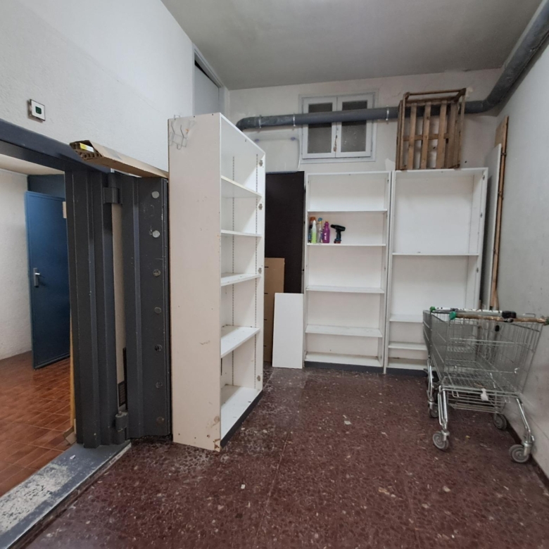 Excelente local comercial en pleno centro de Igualada.