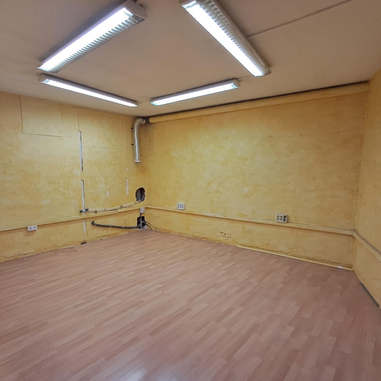 Excelente local comercial en pleno centro de Igualada.