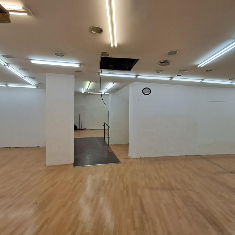 Excelente local comercial en pleno centro de Igualada.