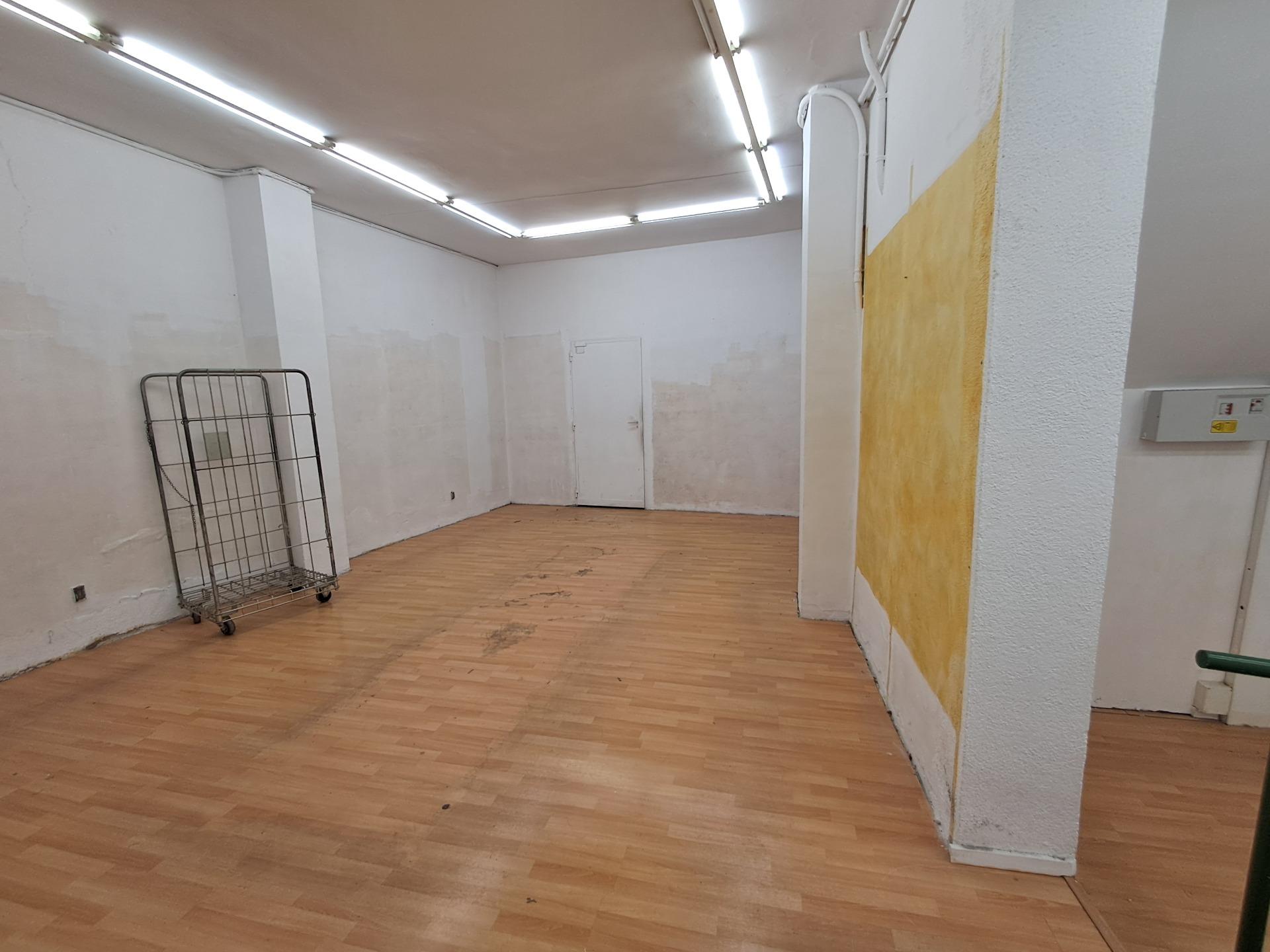 Excelente local comercial en pleno centro de Igualada. – 9 Excelente local comercial en pleno centro de Igualada.
