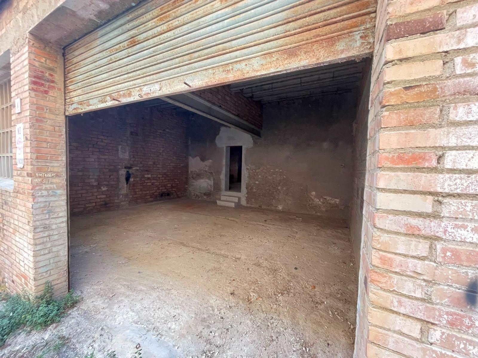 Local-magatzem, amb dos accessos per a vehicles al Rec d’Igualada – 123 m² – 6 Local-magatzem, amb dos accessos per a vehicles al Rec d’Igualada – 123 m²