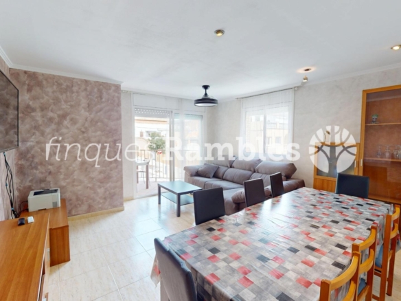 Piso de 3 habitaciones con suite y balcón en Vilanova del Camí