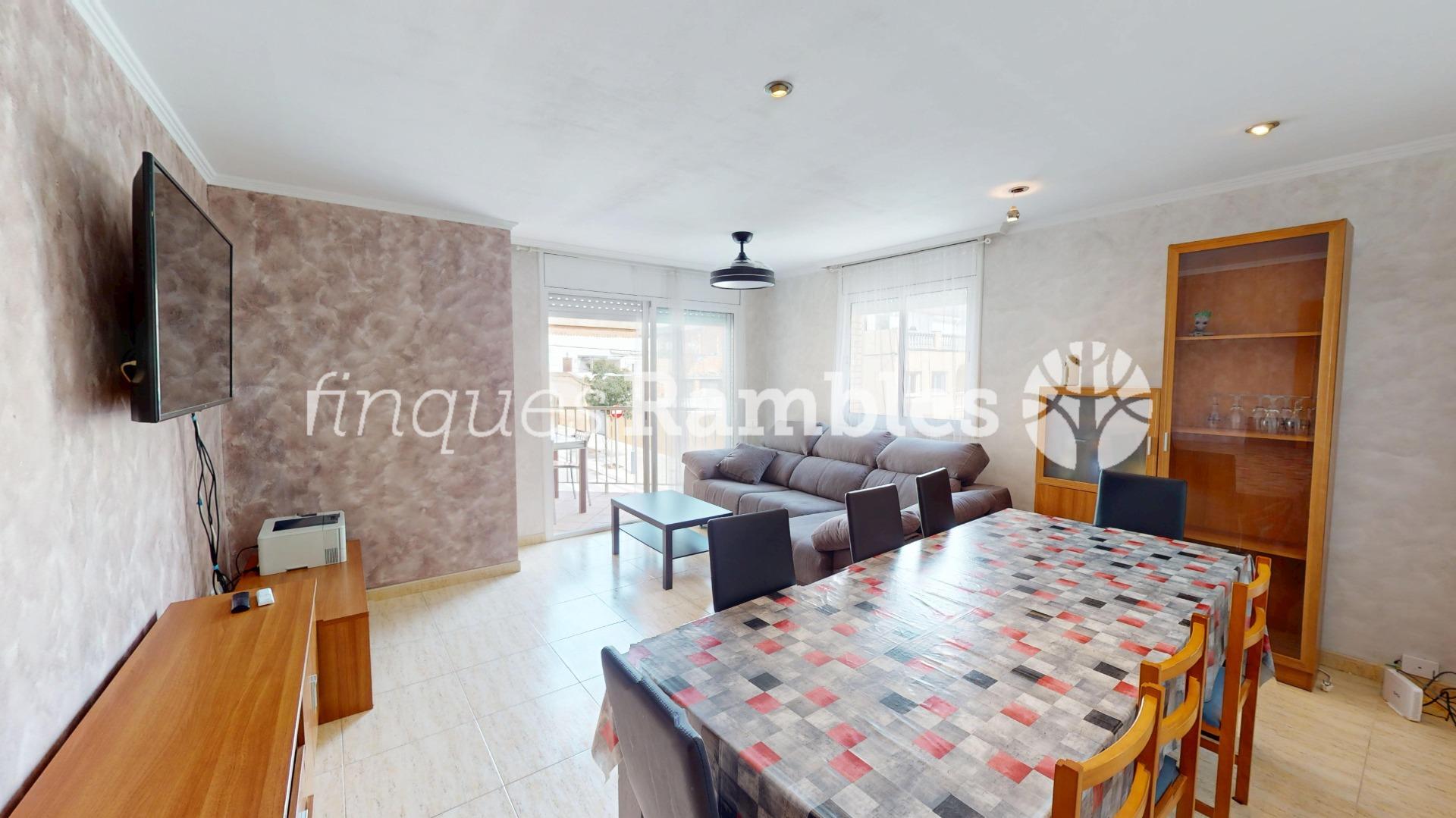 Piso de 3 habitaciones con suite y balcón en Vilanova del Camí
