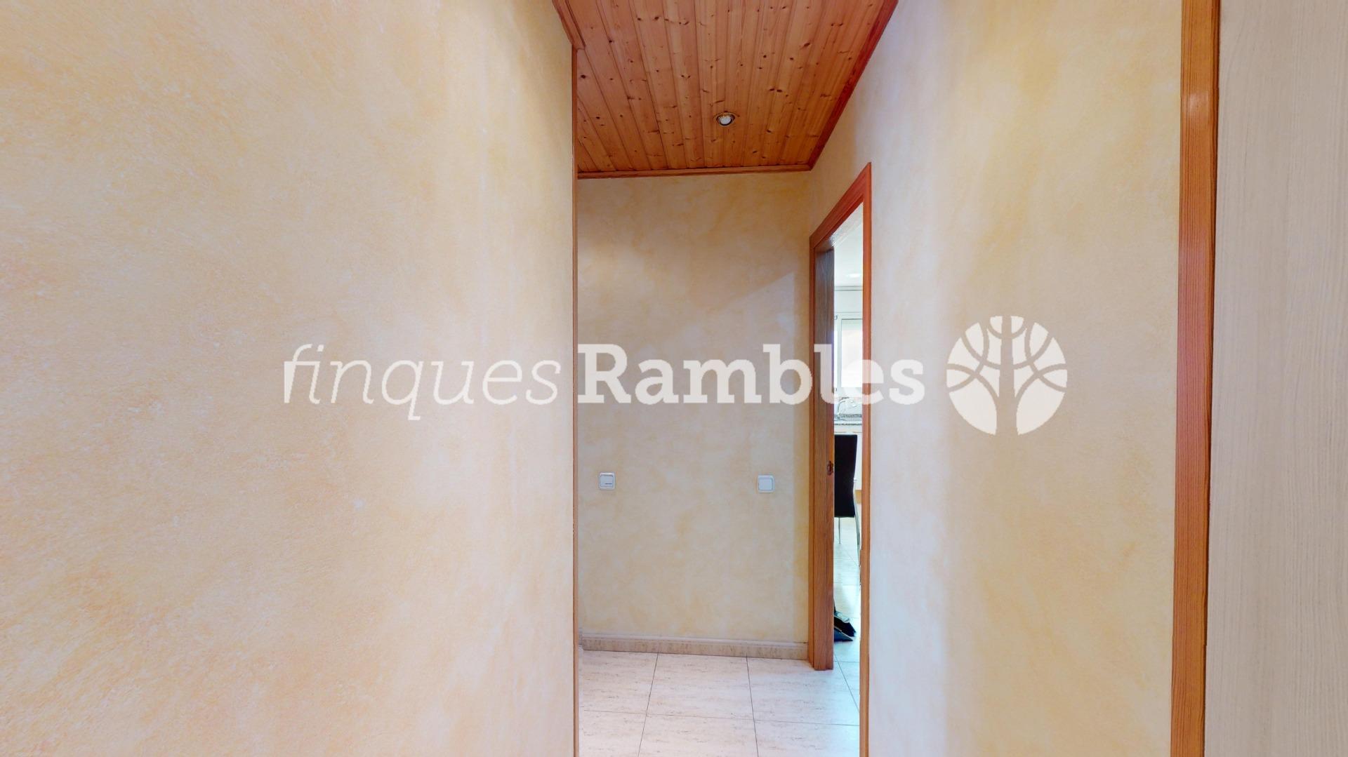 Piso de 3 habitaciones con suite y balcón en Vilanova del Camí