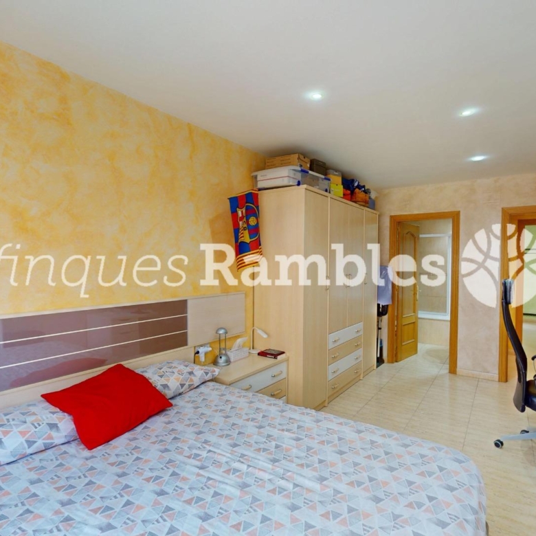 Piso de 3 habitaciones con suite y balcón en Vilanova del Camí