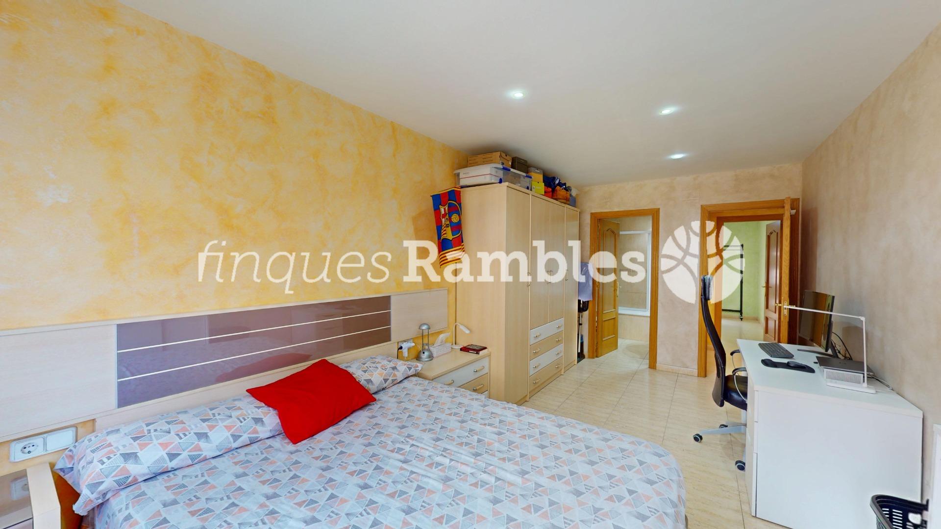 Piso de 3 habitaciones con suite y balcón en Vilanova del Camí