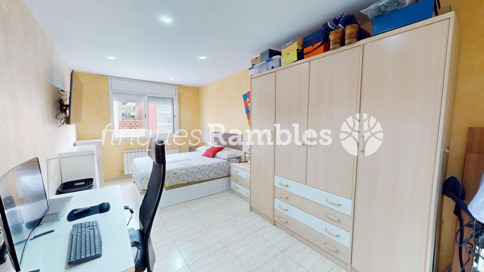 Piso de 3 habitaciones con suite y balcón en Vilanova del Camí