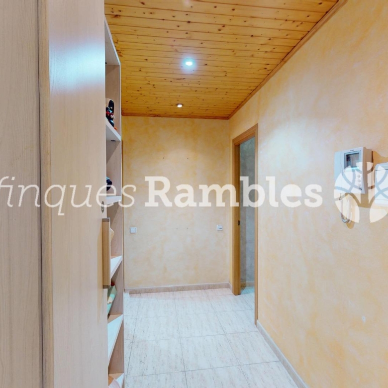 Piso de 3 habitaciones con suite y balcón en Vilanova del Camí