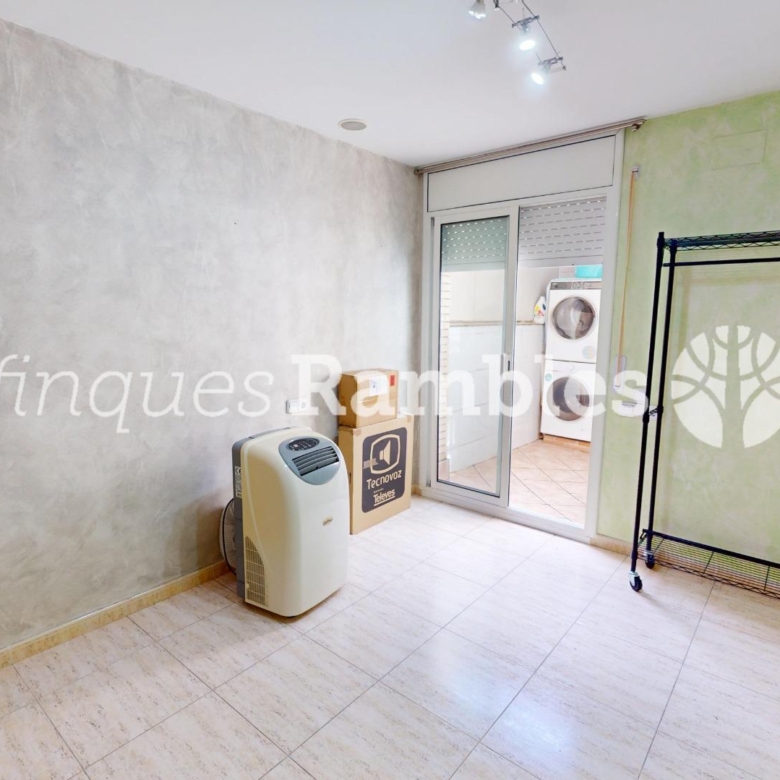 Piso de 3 habitaciones con suite y balcón en Vilanova del Camí