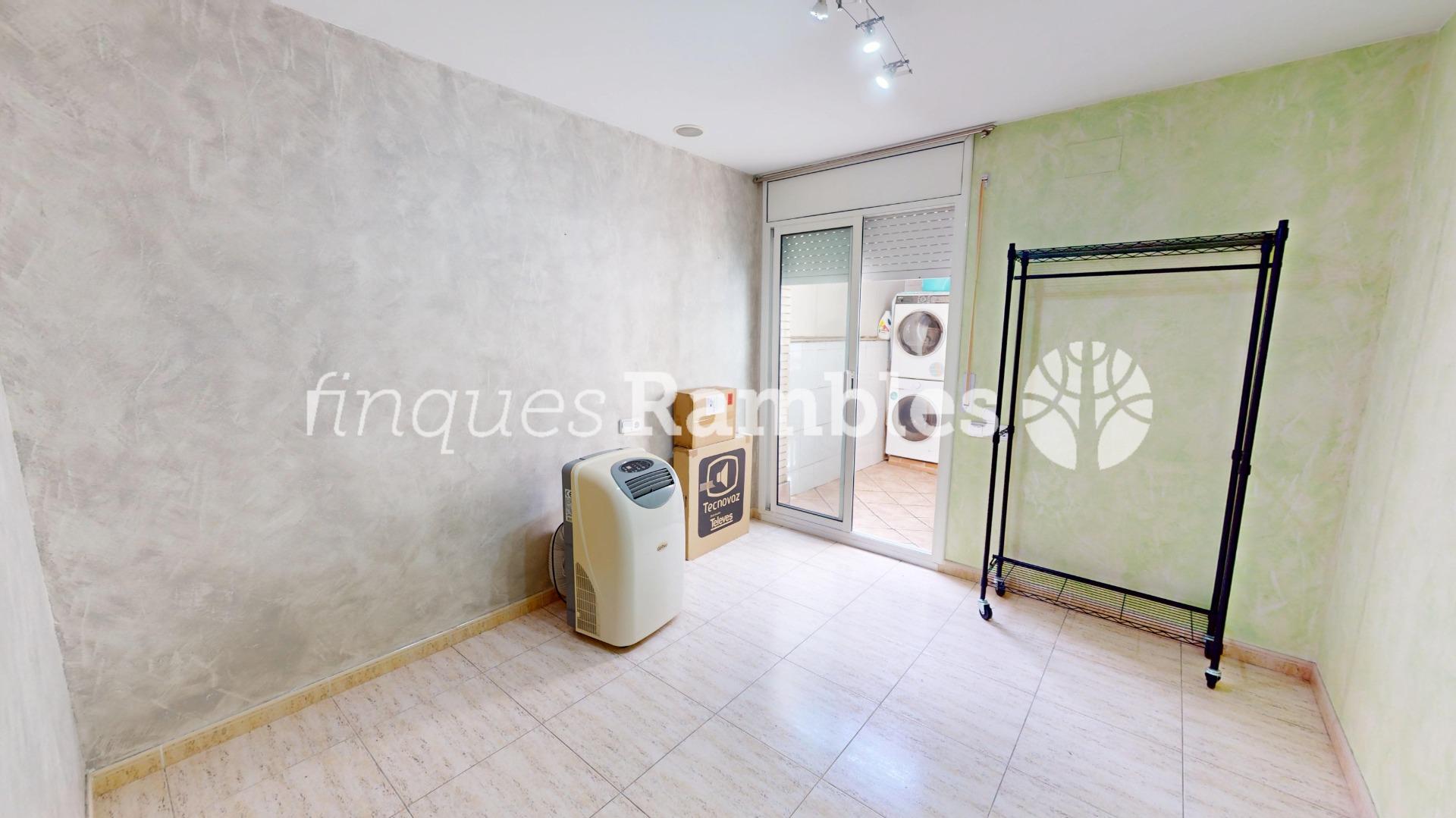 Piso de 3 habitaciones con suite y balcón en Vilanova del Camí