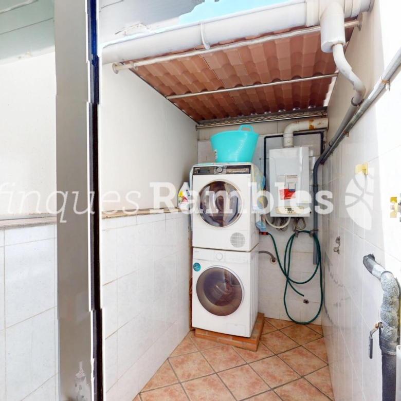 Piso de 3 habitaciones con suite y balcón en Vilanova del Camí