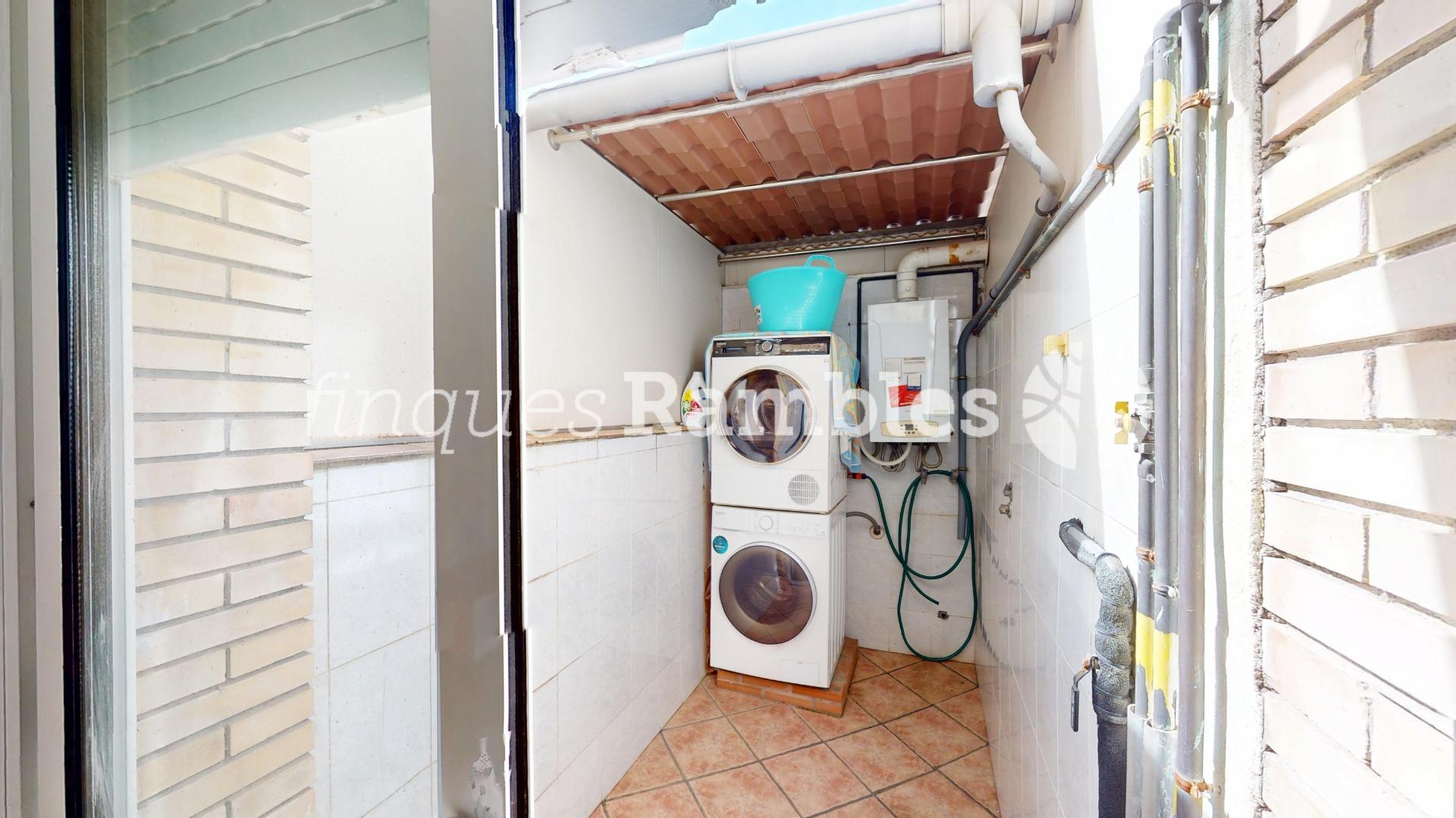 Piso de 3 habitaciones con suite y balcón en Vilanova del Camí