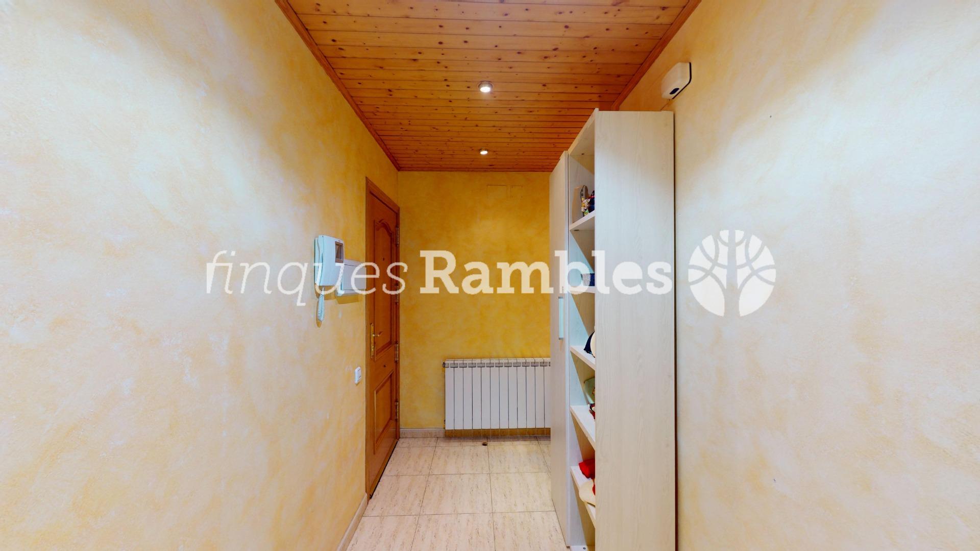 Piso de 3 habitaciones con suite y balcón en Vilanova del Camí