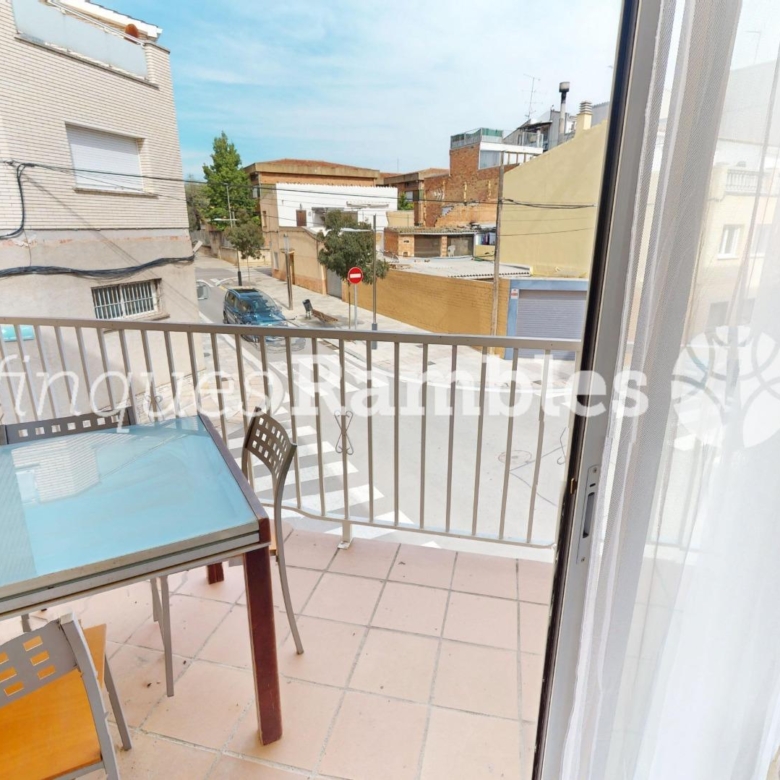 Piso de 3 habitaciones con suite y balcón en Vilanova del Camí