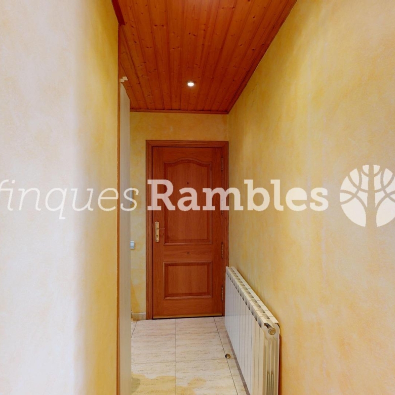 Piso de 3 habitaciones con suite y balcón en Vilanova del Camí