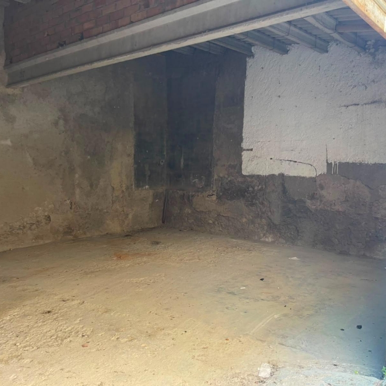 Ampli Magatzem de 215 m² amb gran accés per a vehicles al Rec d’Igualada