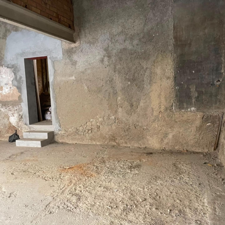 Ampli Magatzem de 215 m² amb gran accés per a vehicles al Rec d’Igualada